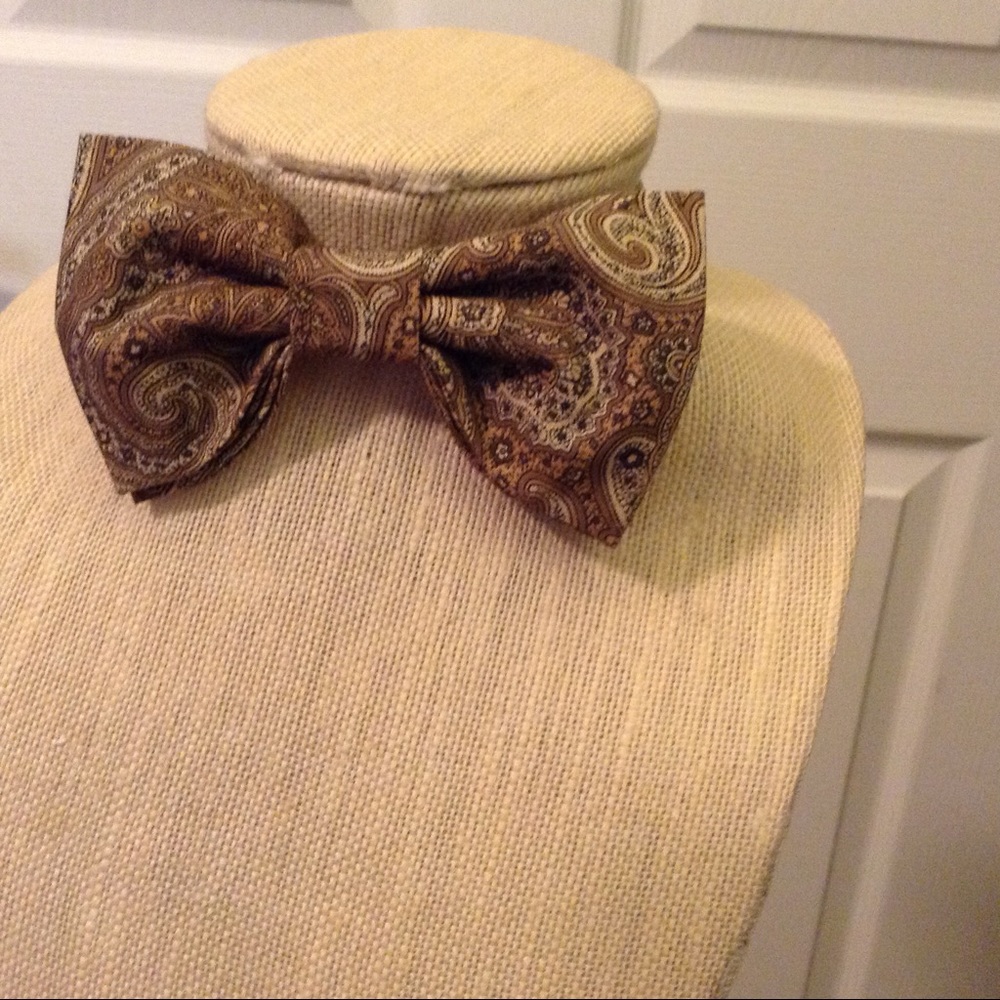 Bow tie
